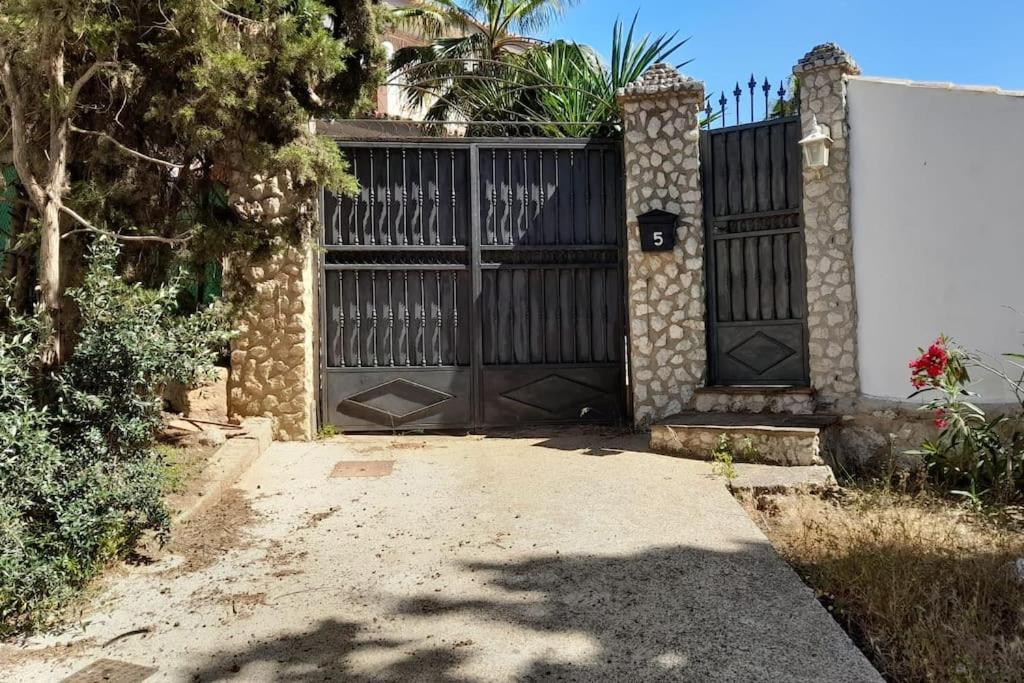 Villa Charming House With Pool & Barbecue à Valle de Abdalagís Extérieur photo